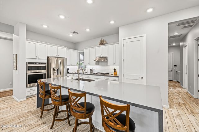 17253 W ECHO Lane, Waddell, AZ 85355