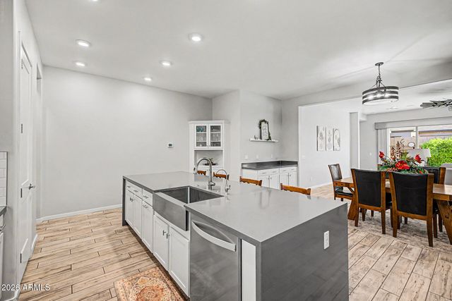 17253 W ECHO Lane, Waddell, AZ 85355