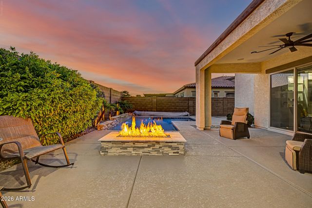 17253 W ECHO Lane, Waddell, AZ 85355