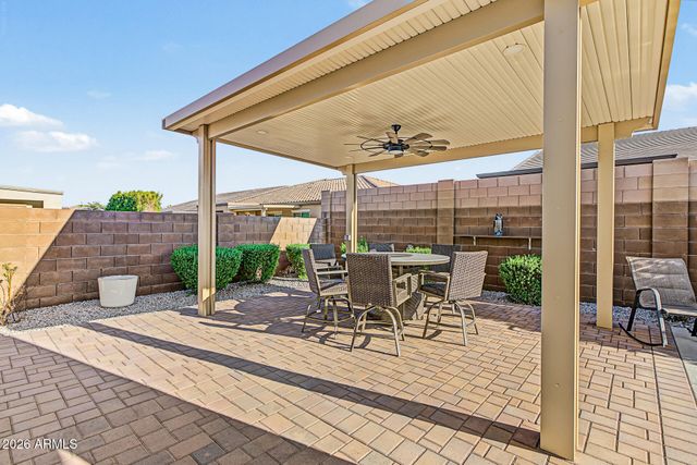17253 W ECHO Lane, Waddell, AZ 85355