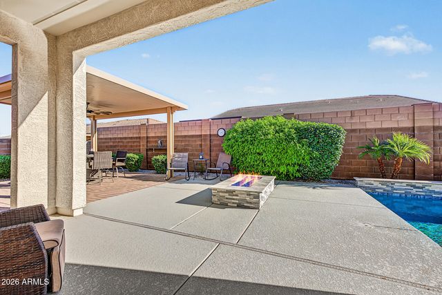 17253 W ECHO Lane, Waddell, AZ 85355