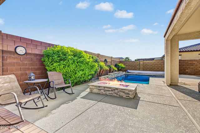 17253 W ECHO Lane, Waddell, AZ 85355