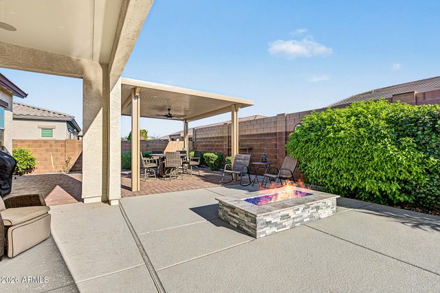 17253 W ECHO Lane, Waddell, AZ 85355