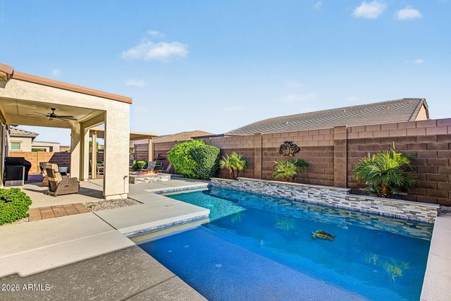 17253 W ECHO Lane, Waddell, AZ 85355