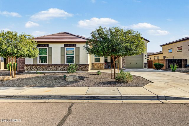 17253 W ECHO Lane, Waddell, AZ 85355