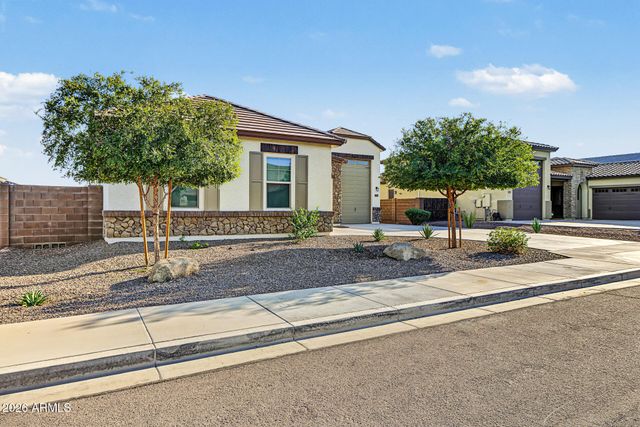 17253 W ECHO Lane, Waddell, AZ 85355