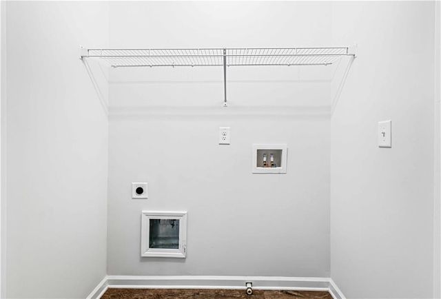 1736 Liberty Parkway NW, Atlanta, GA 30318