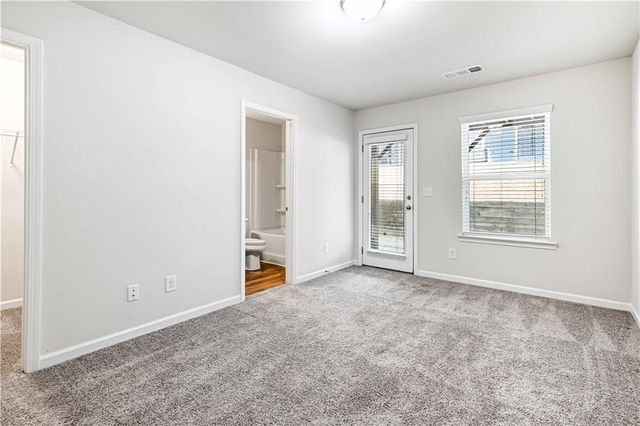 1736 Liberty Parkway NW, Atlanta, GA 30318