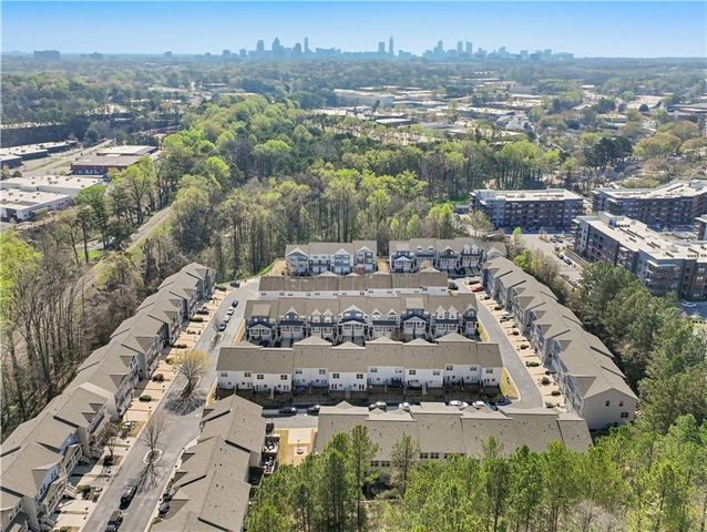 1736 Liberty Parkway NW, Atlanta, GA 30318