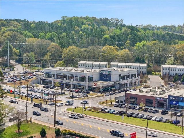 1736 Liberty Parkway NW, Atlanta, GA 30318