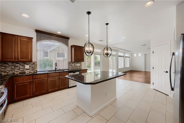 9728 Golden Thread Court, Las Vegas, NV 89141