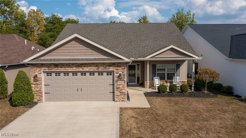9237 Woodland Blue Drive, Seville, OH 44273