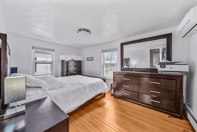 11 Murphy Ct, Newton, MA 02458