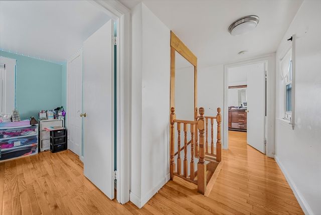 11 Murphy Ct, Newton, MA 02458