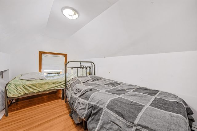 11 Murphy Ct, Newton, MA 02458