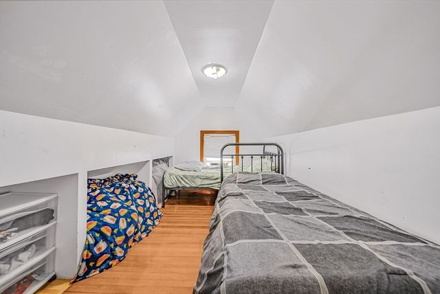 11 Murphy Ct, Newton, MA 02458