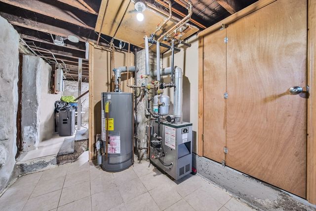 11 Murphy Ct, Newton, MA 02458