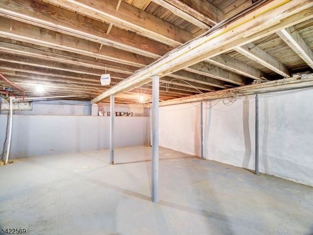 310 Boulevard Dr, Wayne Twp., NJ 07470