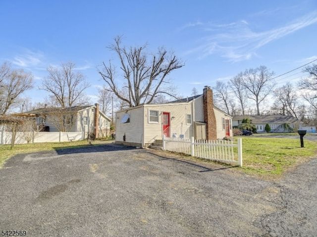 310 Boulevard Dr, Wayne Twp., NJ 07470