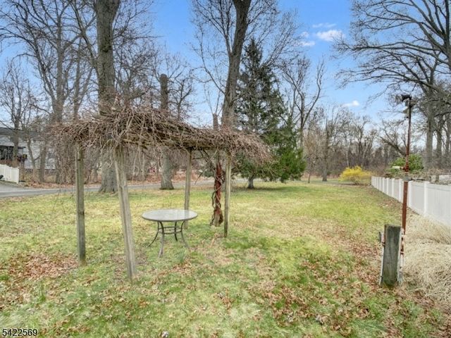 310 Boulevard Dr, Wayne Twp., NJ 07470