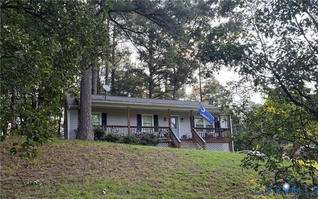7032 Claybird Ln, Mechanicsville, VA 23111