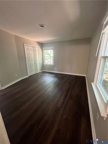 7032 Claybird Ln, Mechanicsville, VA 23111