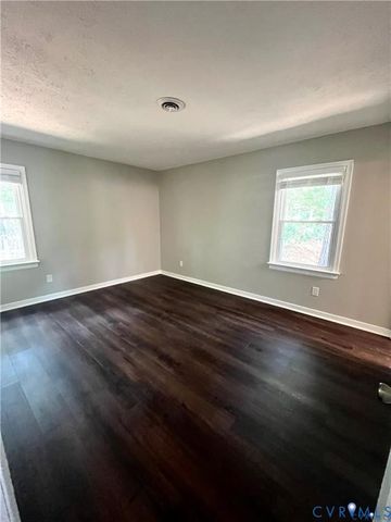7032 Claybird Ln, Mechanicsville, VA 23111