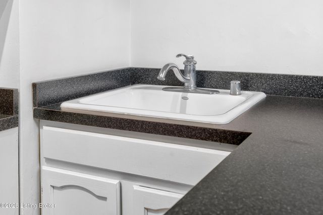 1300 Everett Ave APT 3, Louisville, KY 40204