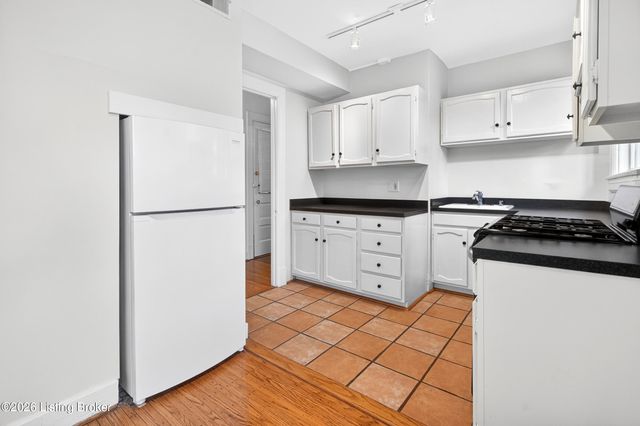 1300 Everett Ave APT 3, Louisville, KY 40204