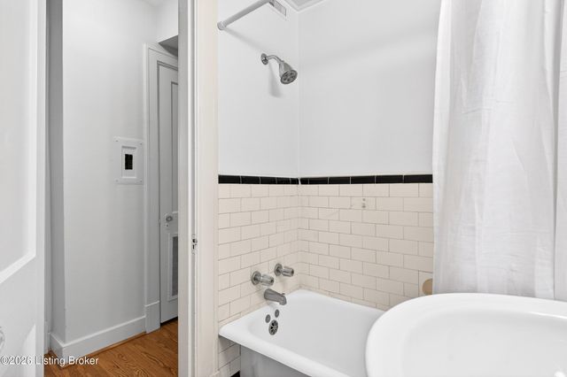 1300 Everett Ave APT 3, Louisville, KY 40204