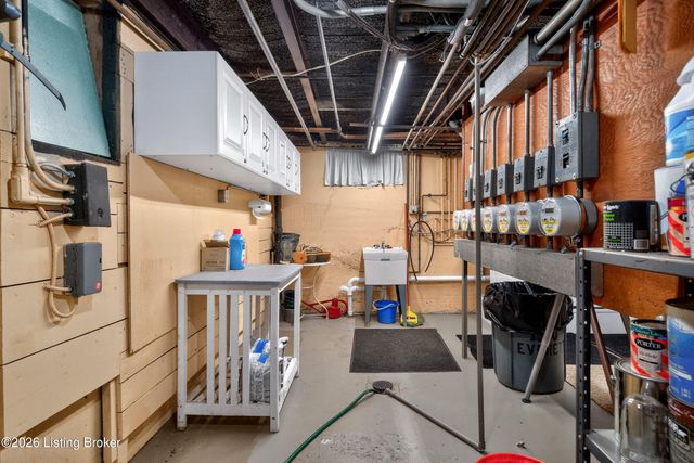 1300 Everett Ave APT 3, Louisville, KY 40204