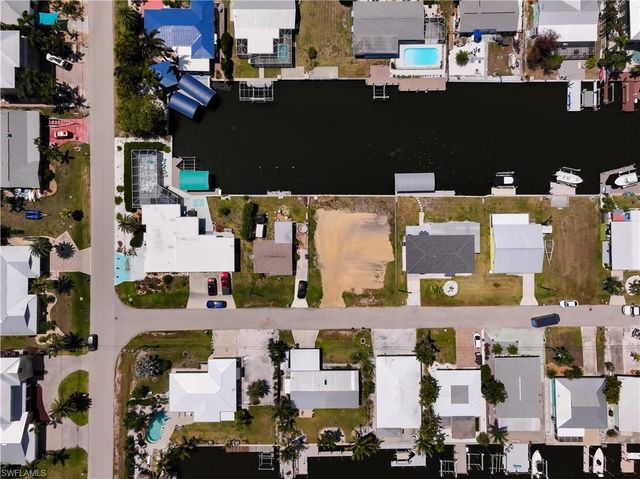 2652 Bridgeview ST, Matlacha, FL 33993