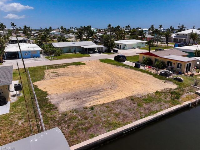 2652 Bridgeview ST, Matlacha, FL 33993