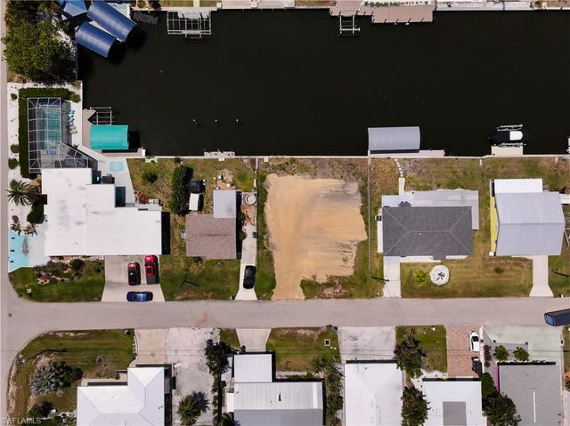 2652 Bridgeview ST, Matlacha, FL 33993