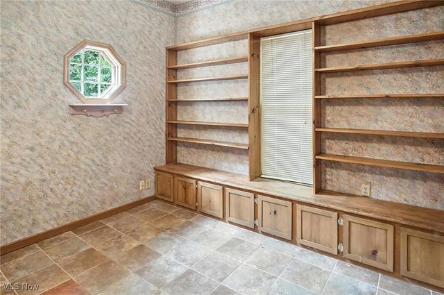 678 Wall Road, Wadsworth, OH 44281