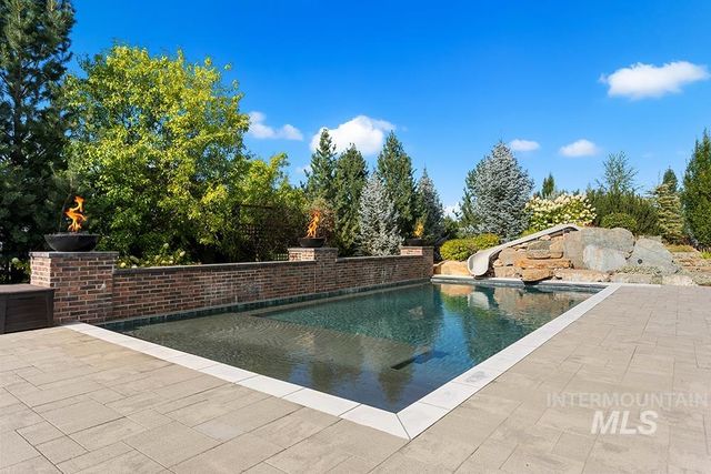 1300 W Windbreaker Ln, Eagle, ID 83616
