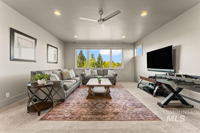 1300 W Windbreaker Ln, Eagle, ID 83616