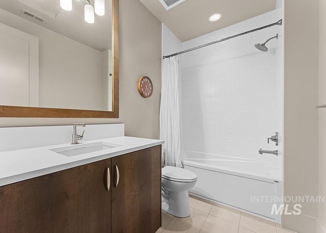 1300 W Windbreaker Ln, Eagle, ID 83616