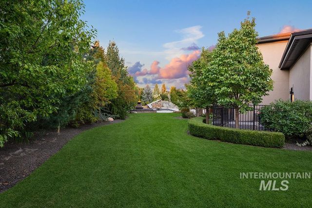 1300 W Windbreaker Ln, Eagle, ID 83616