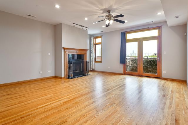 641 E Pershing Avenue 301, Chicago, IL 60653