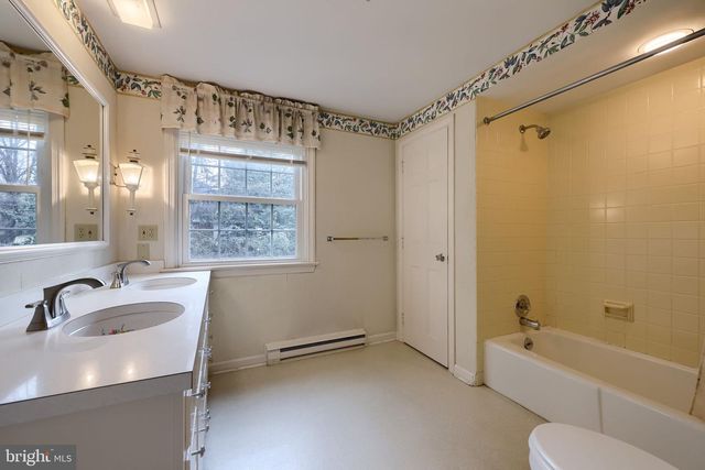 1428 CENTER RD, Lancaster, PA 17603