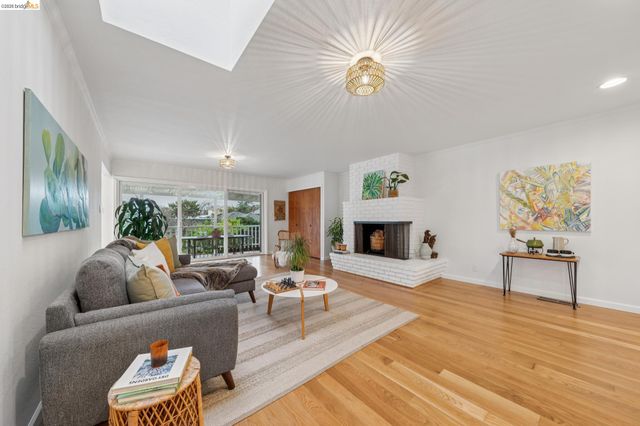 535 Ashbury Ave, El Cerrito, CA 94530