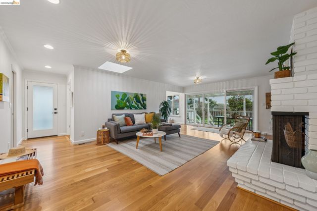 535 Ashbury Ave, El Cerrito, CA 94530