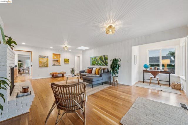 535 Ashbury Ave, El Cerrito, CA 94530