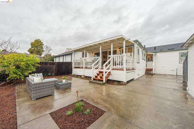 535 Ashbury Ave, El Cerrito, CA 94530