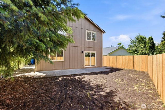 814 NE 185th Street, Shoreline, WA 98155