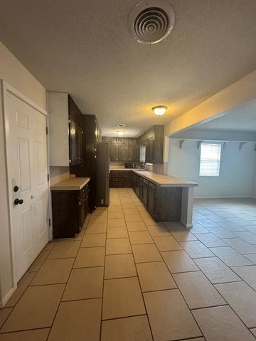 3328 Camarie Ave, Midland, TX 79707