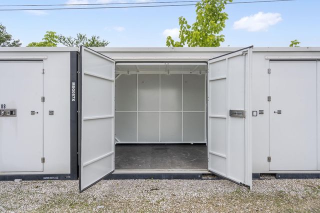 2110 Airpark Road, Ozark, MO 65721