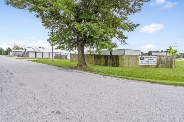 2110 Airpark Road, Ozark, MO 65721