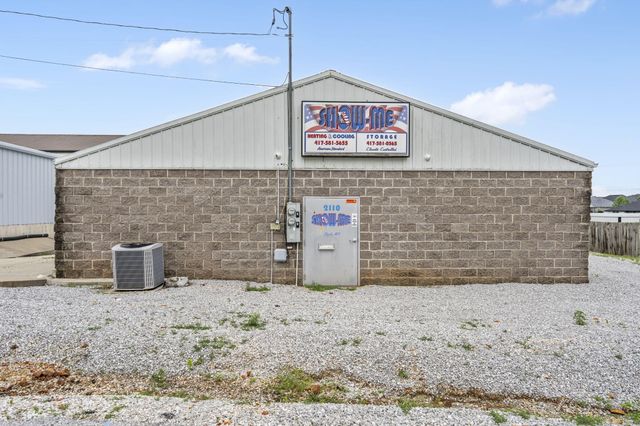 2110 Airpark Road, Ozark, MO 65721